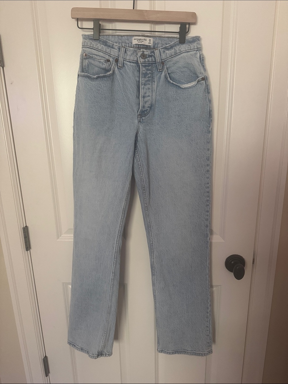 Abercrombie & Fitch Light Blue '90s Baggy Low Rise Jeans